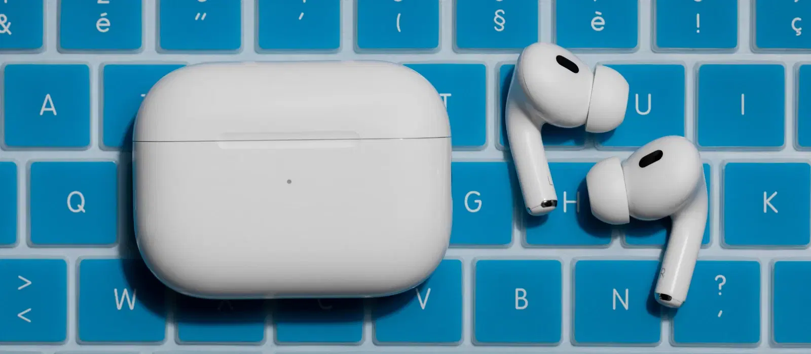 How to Know if AirPods Are Charging: Check LED Indicator