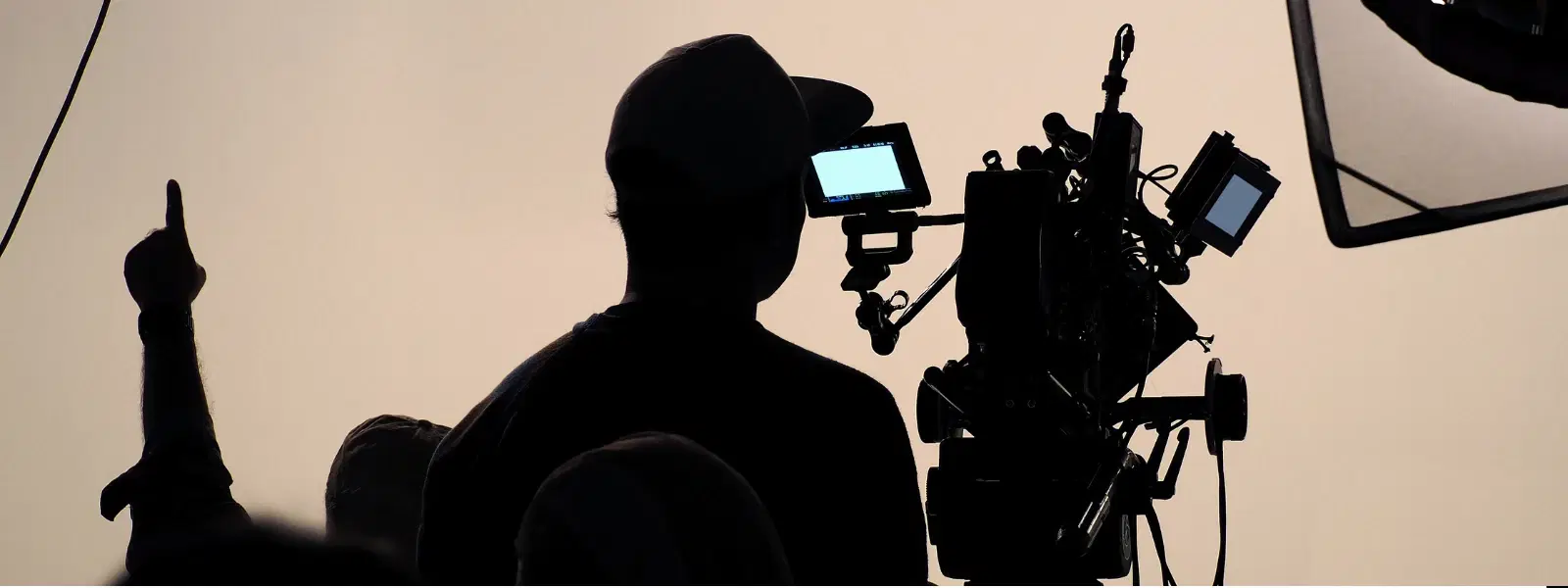 12 Types of Camera Angles for Stunning Cinematography