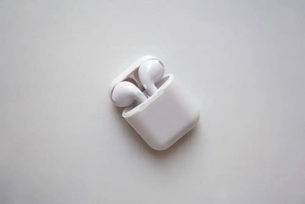 Earbuds vs Neckband: Which is Better for Sound Quality?