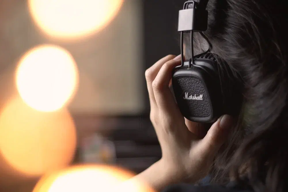 How Noise Cancelling Headphones Work: A Simple Guide