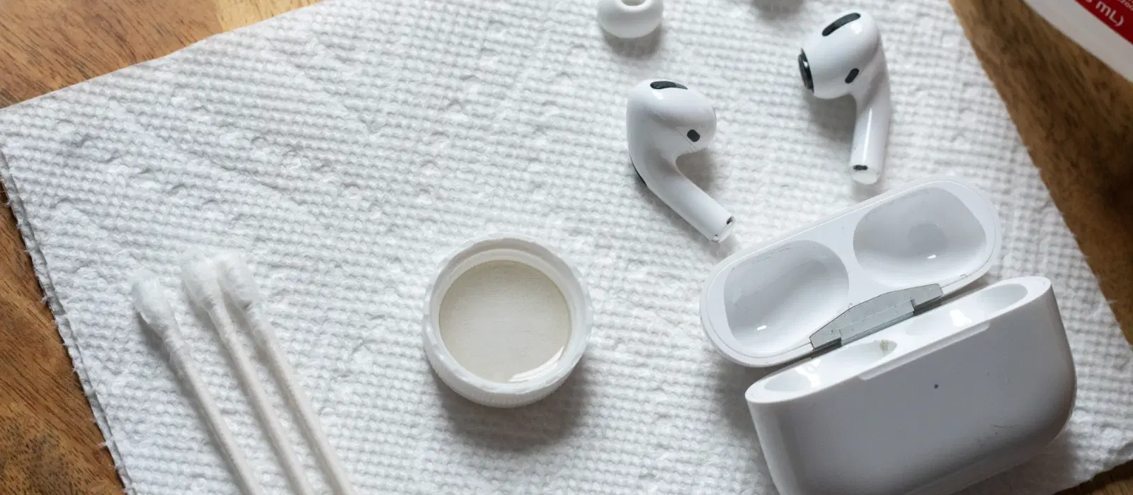 How to Clean Earbuds: Easy Steps to Disinfect and Maintain