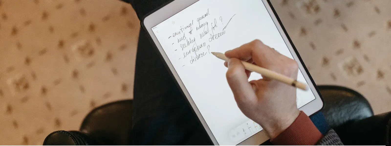 Electronic Pencil vs Digital Stylus: Which One Wins?