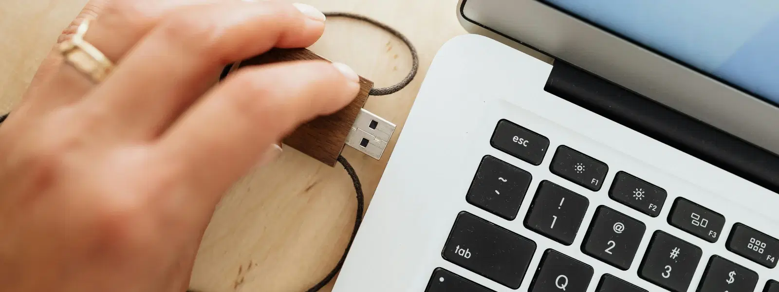 FAQs About Bootable USBs: How They Work and Benefits