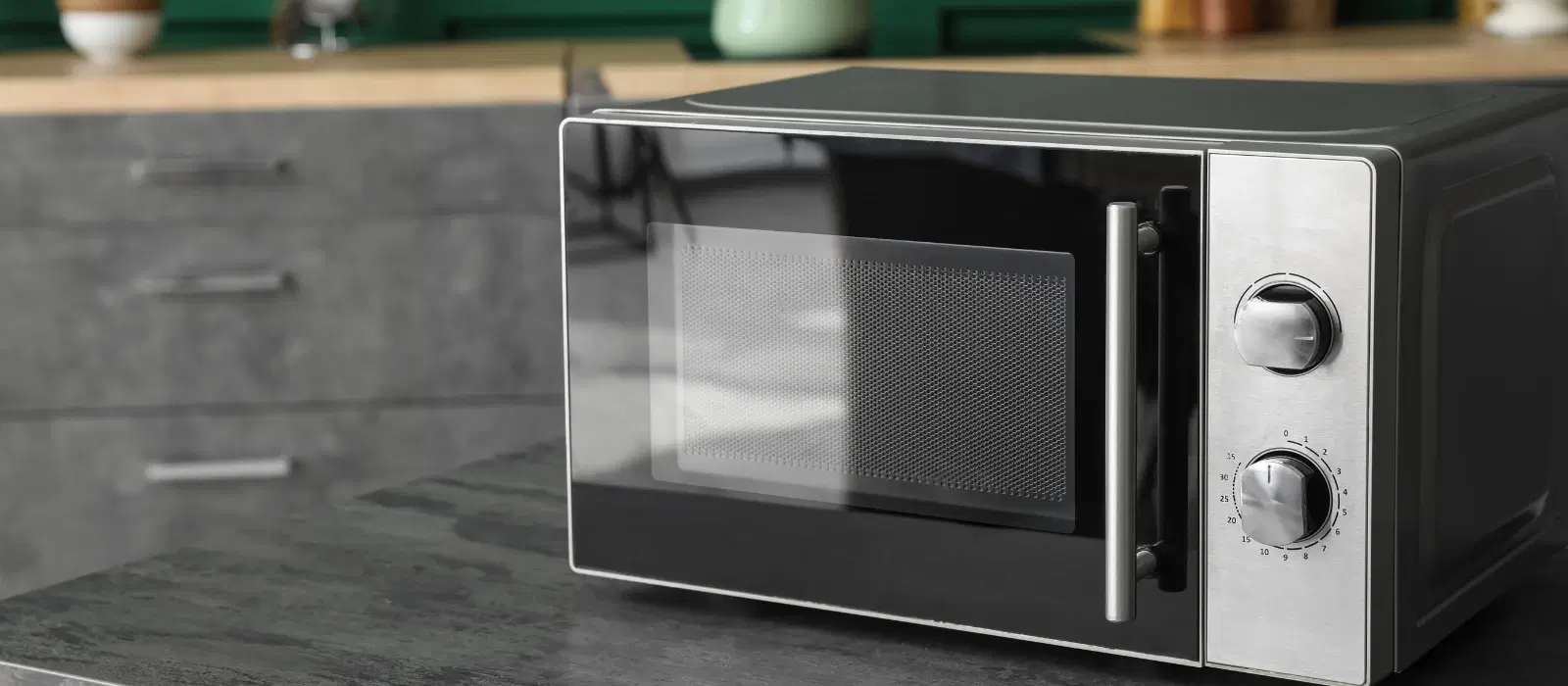 FAQs on Cleaning Your Microwave: Stains, Grease & Odors