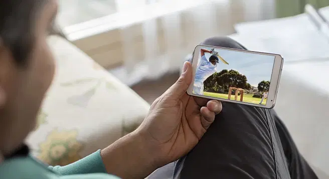 AMOLED Display vs OLED Display: Key Differences Explained