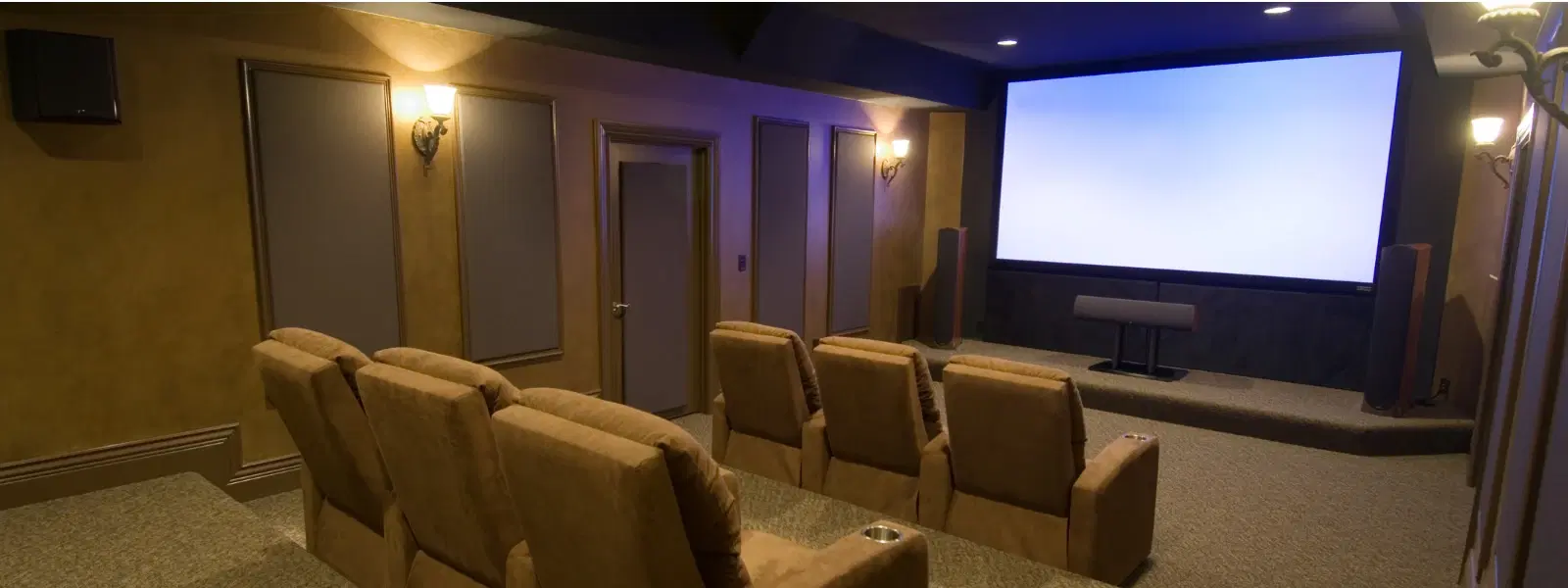 How to Choose the Perfect Projector Dimensions for Home