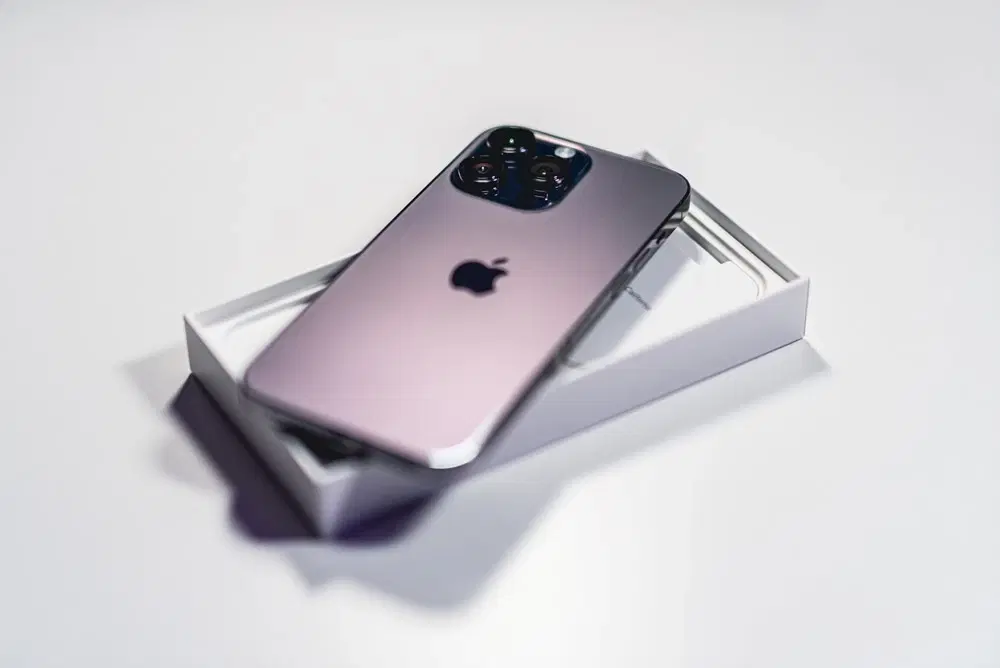 How to Identify the iPhone Camera Manufacturer