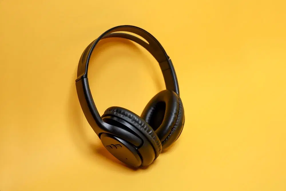 How to Prevent Hearing Loss from Headphone Use