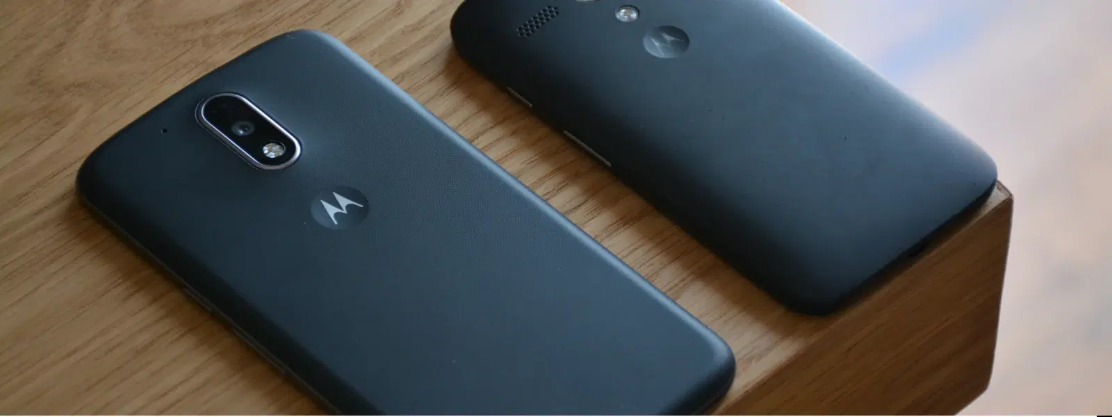 Moto vs Samsung: Which Smartphone Reigns Supreme?