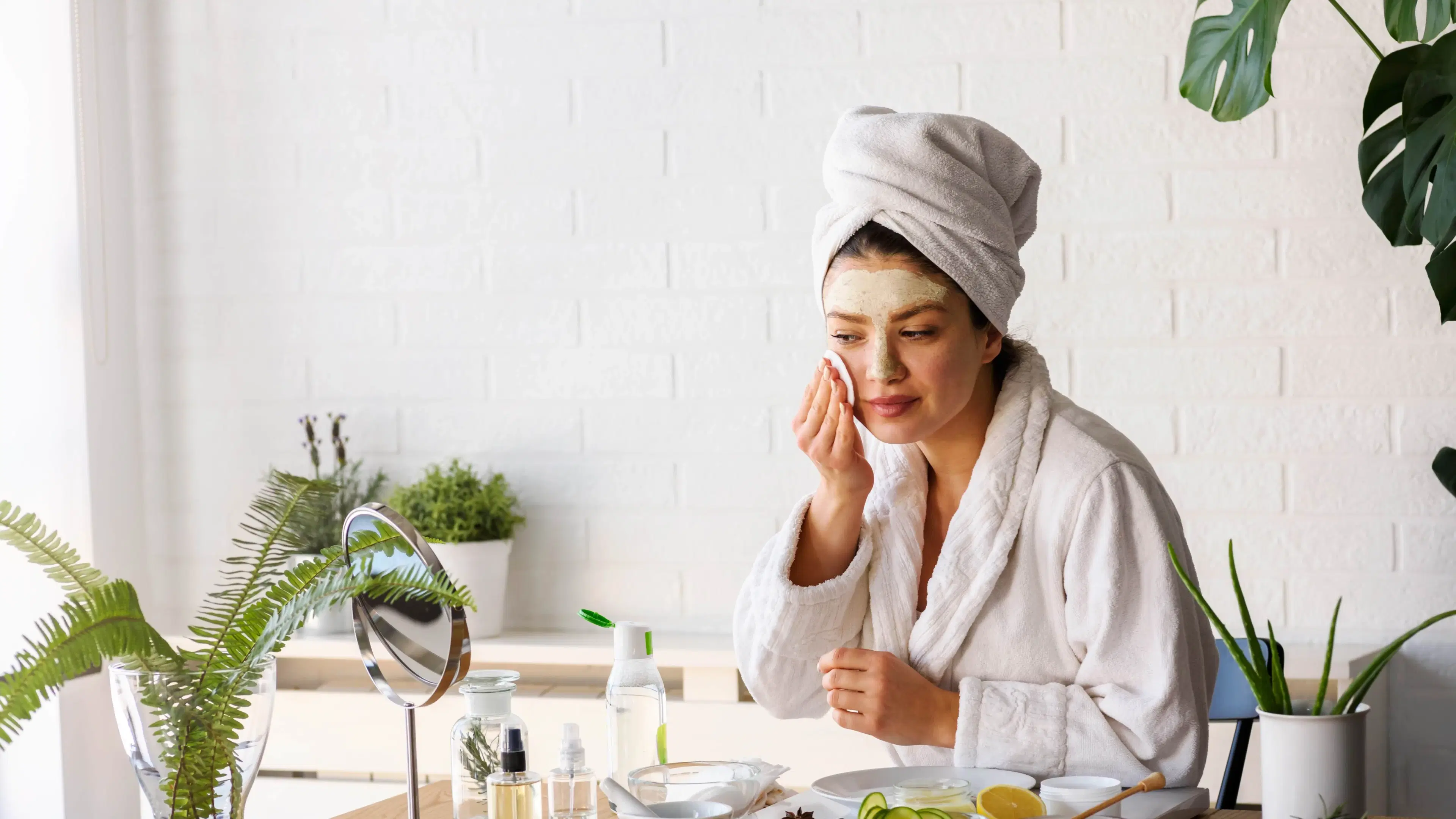 10 Natural Anti-Aging Products You Need in Your Routine