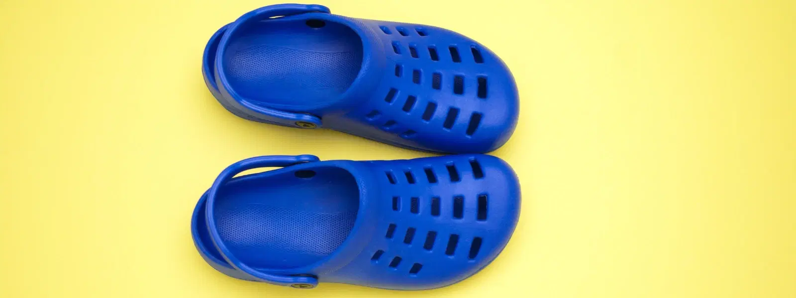 How to Choose Elegant Monsoon Slippers for Rainy Days