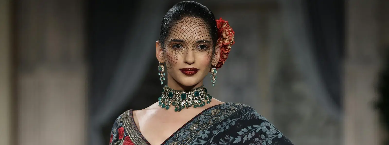 How to Choose Jewellery That Complements a Grey Saree