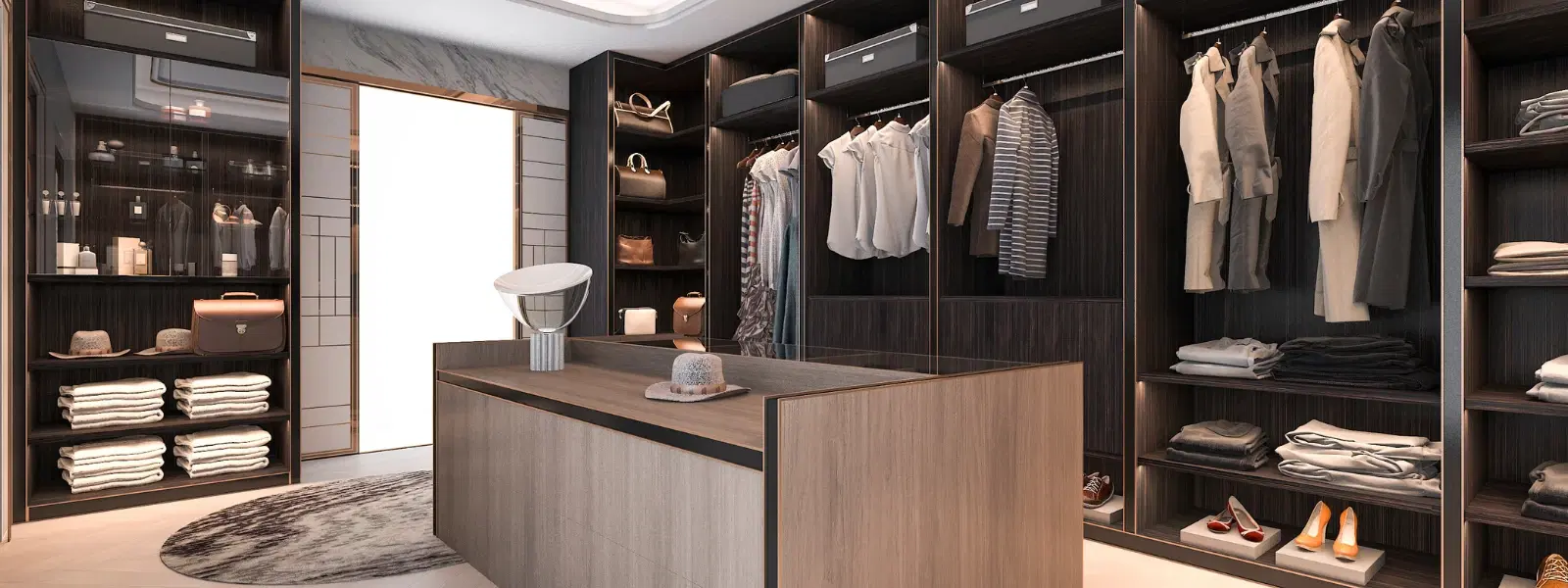 Elevate Your Travel Wardrobe with Expert Styling Insights