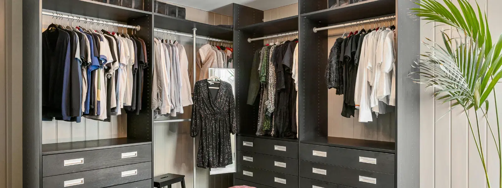 The Art of Curating a Luxury Minimalist Wardrobe