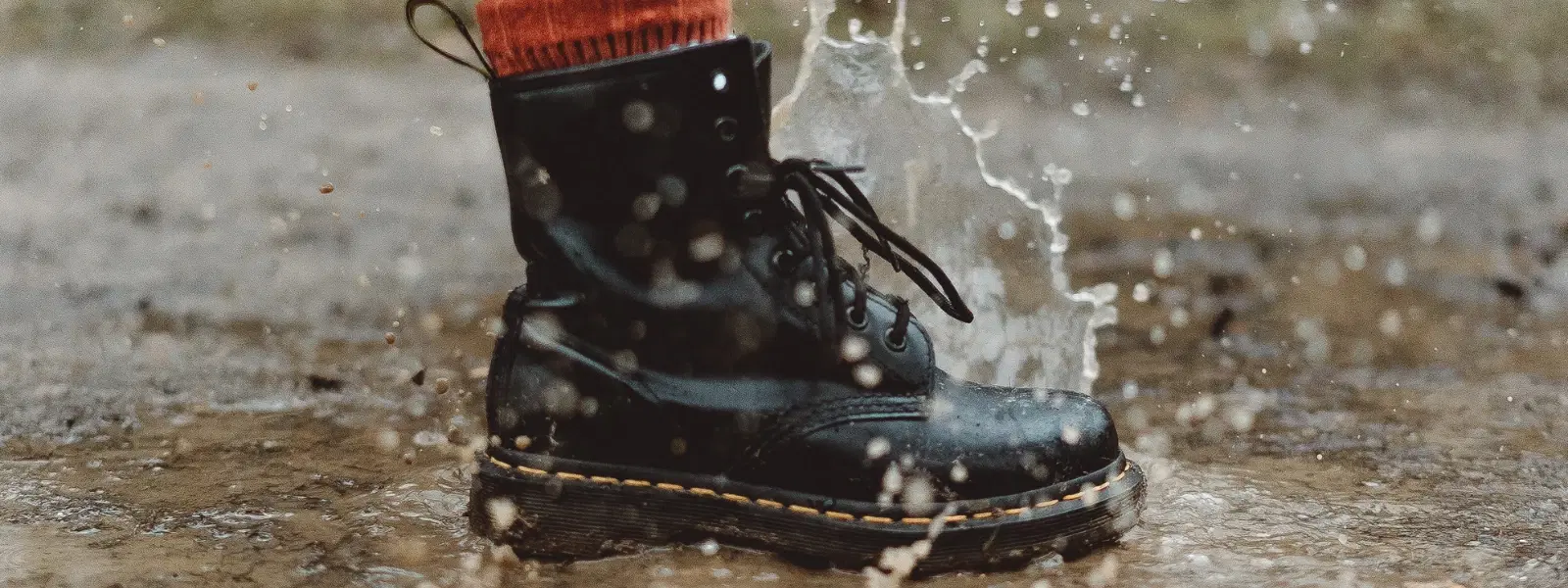 Chelsea Boots vs Leather Shoes: Which One to Choose?