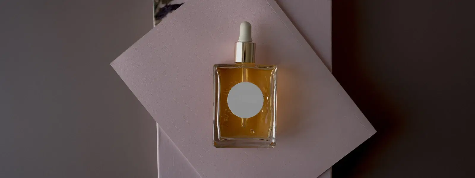 Decoding Perfume Trends: Insights from Luxury Experts