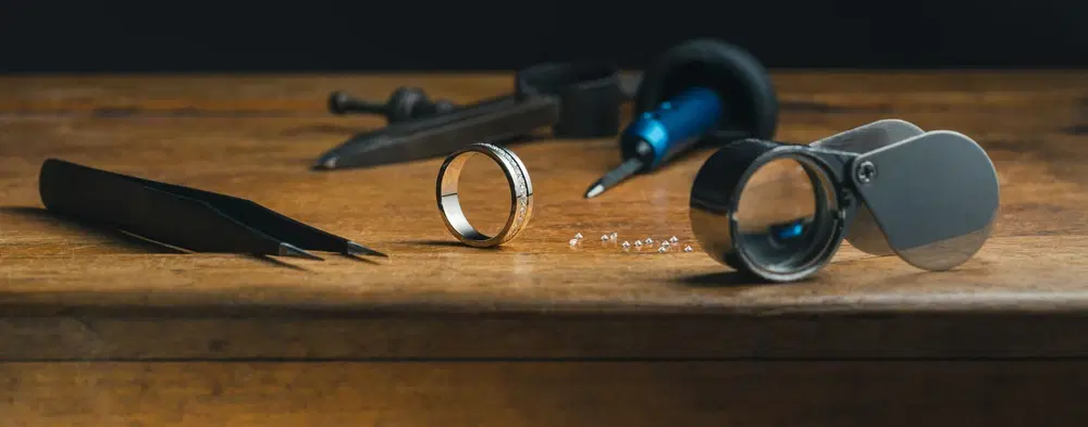 Engraved Jewelry vs Customized Jewelry: Key Differences