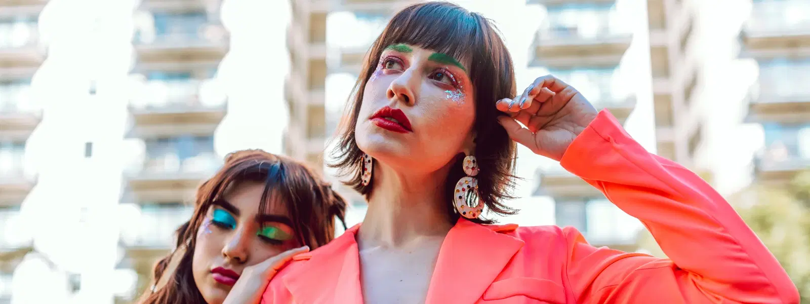 Expert Insights on Latest Fashion Trends and Accessories