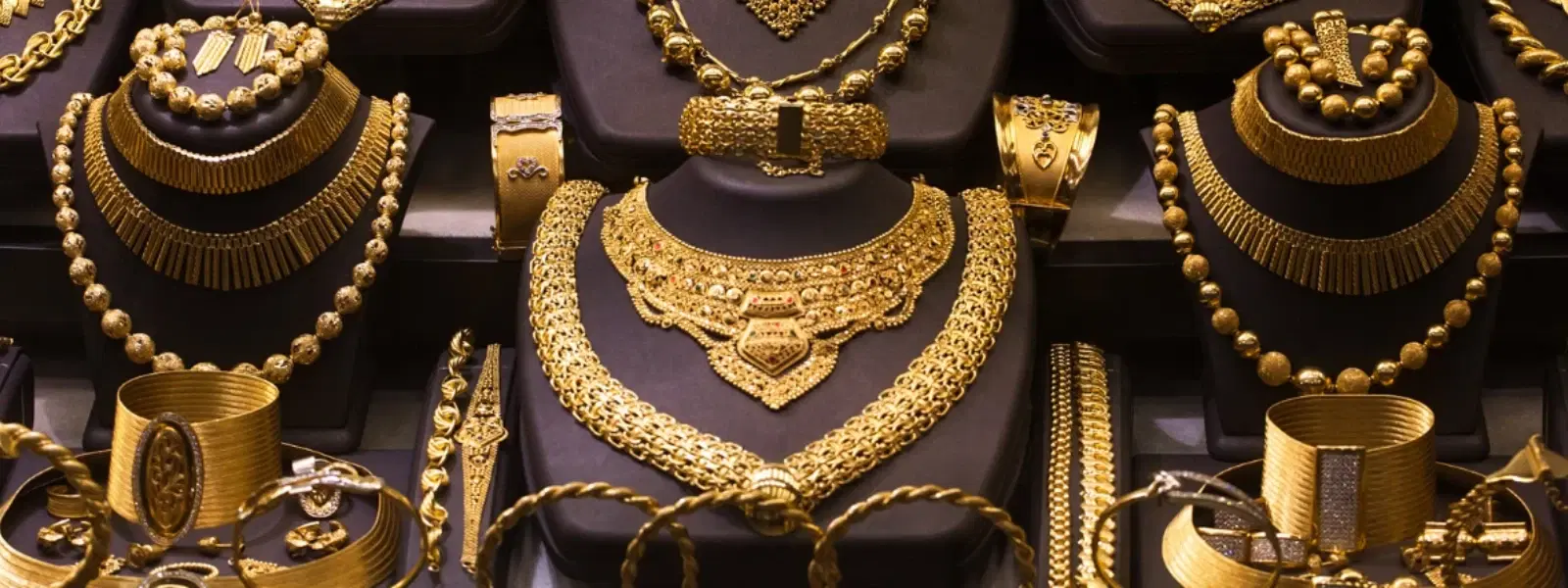 Expert Insights on Luxury Jewelry Styling Trends