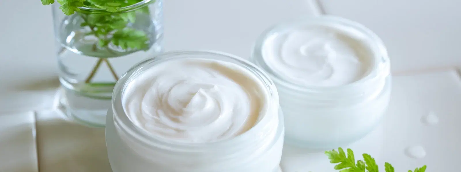 Facial Oil vs Moisturizer: Which One Does Your Skin Need?