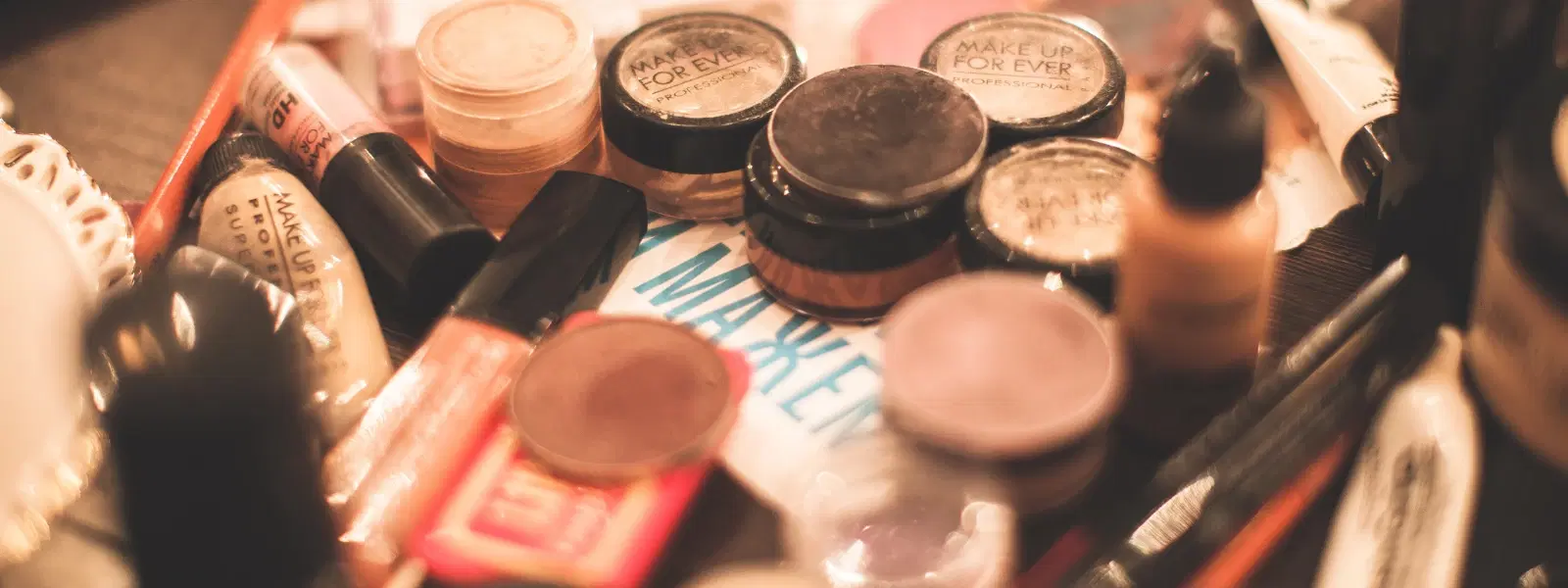 Luxury Makeup vs High-End Cosmetics: Which Wins?