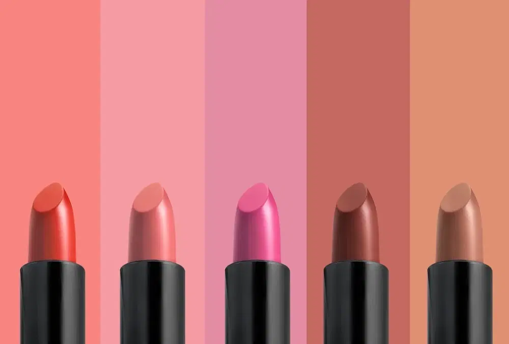 How to Choose the Perfect Lipstick for a Brown Dress