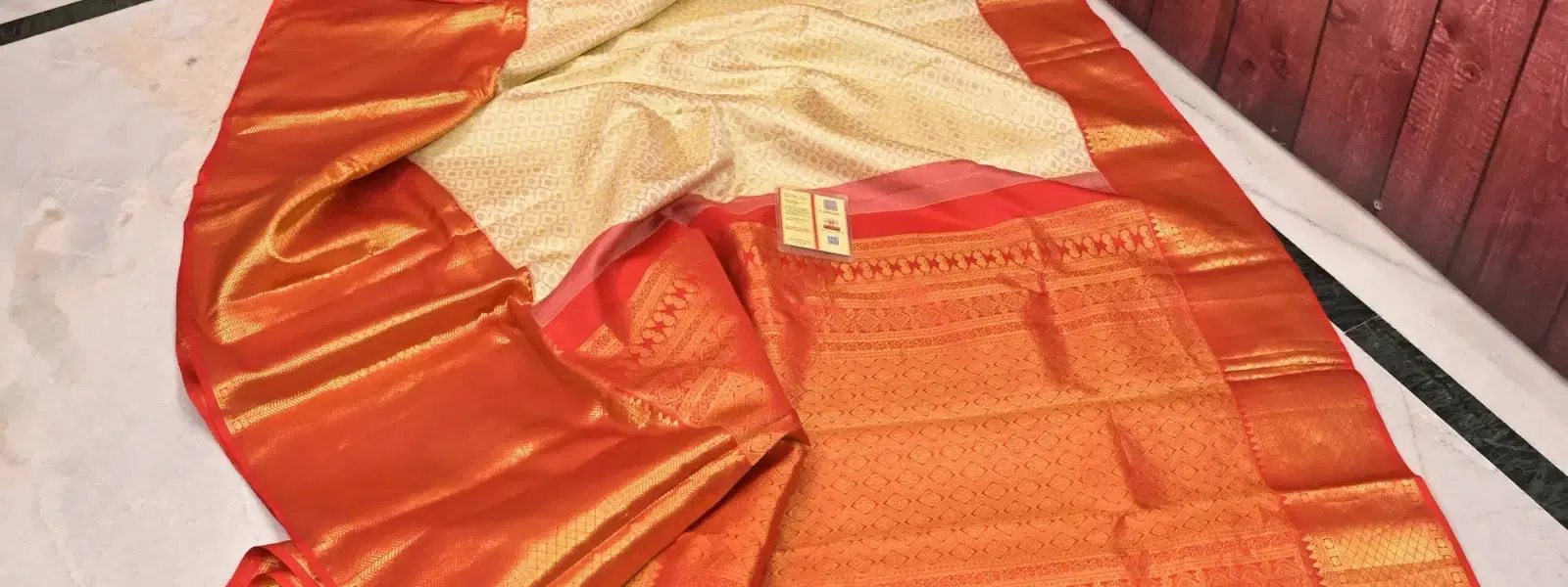 How to Identify Authentic Handloom Sarees Like a Pro