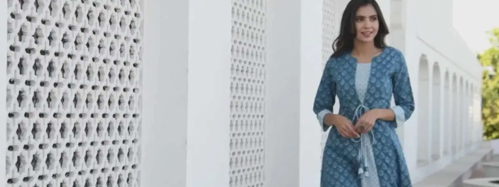 How to Style a Shrug with Kurti for Effortless Elegance