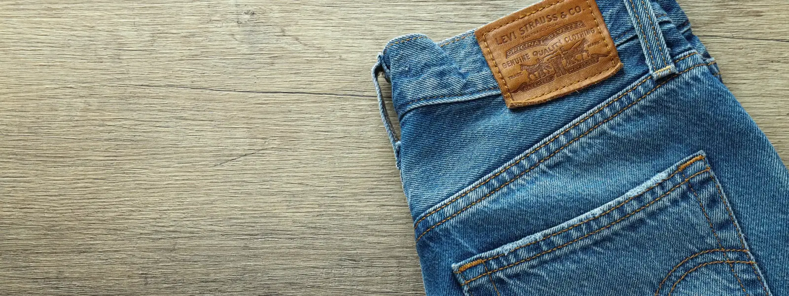 How to Style Baggy Tapered Jeans for a Relaxed Look