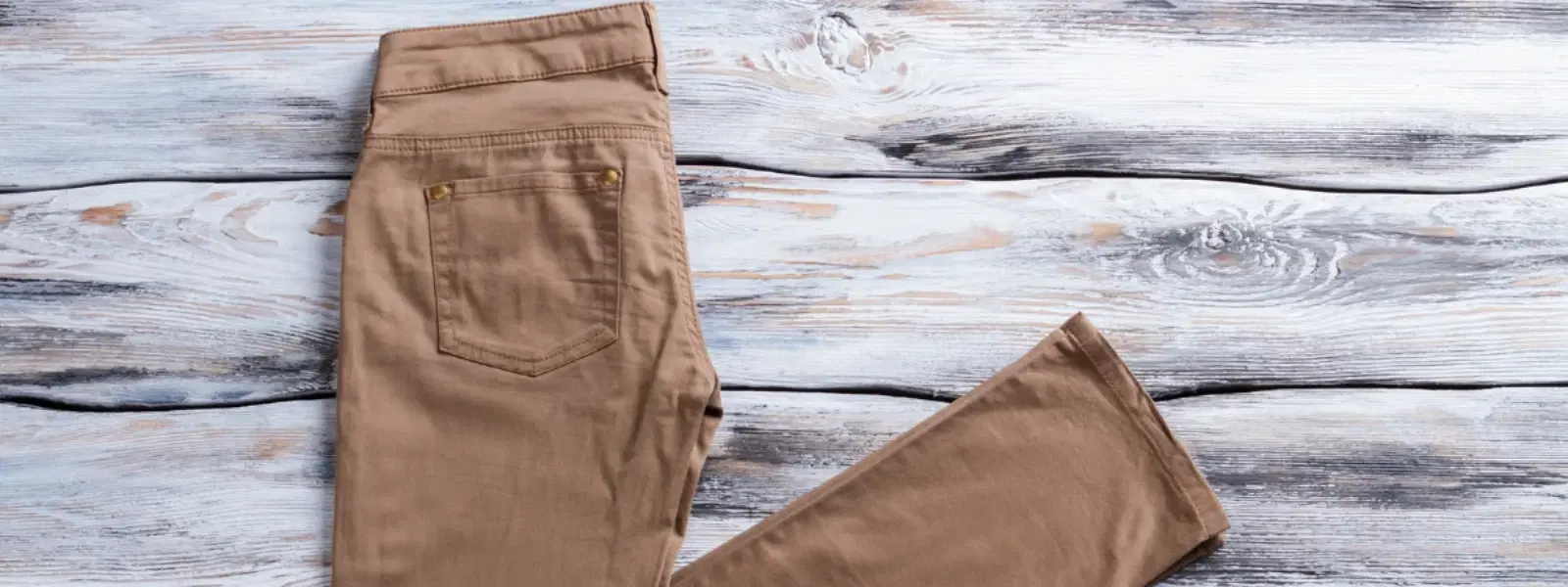 How to Style Brown Pants: Outfit Ideas for Women