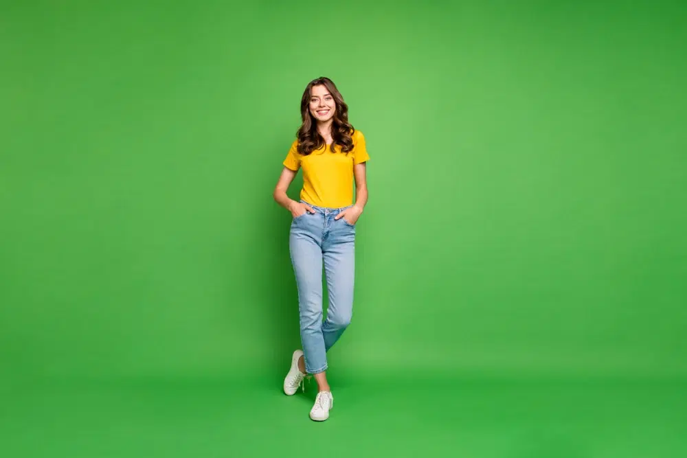 How to Style Mom Jeans: Tips for Chic Everyday Looks