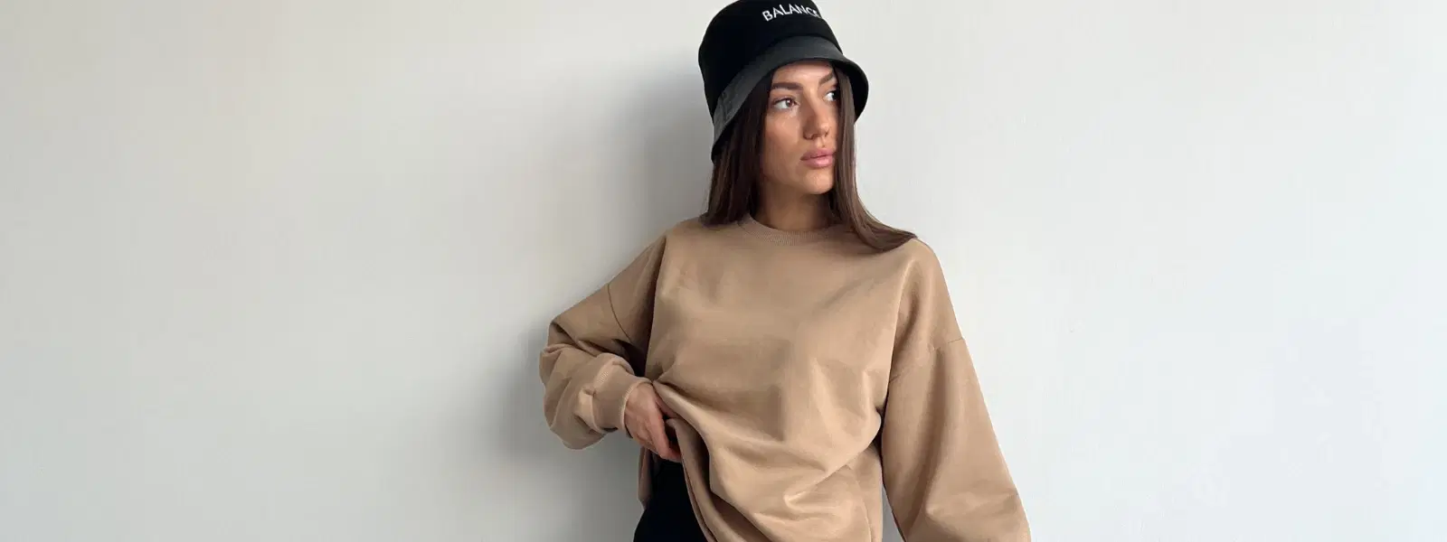 How to Style Oversized Sweatshirts: Fashion Tips & Tricks