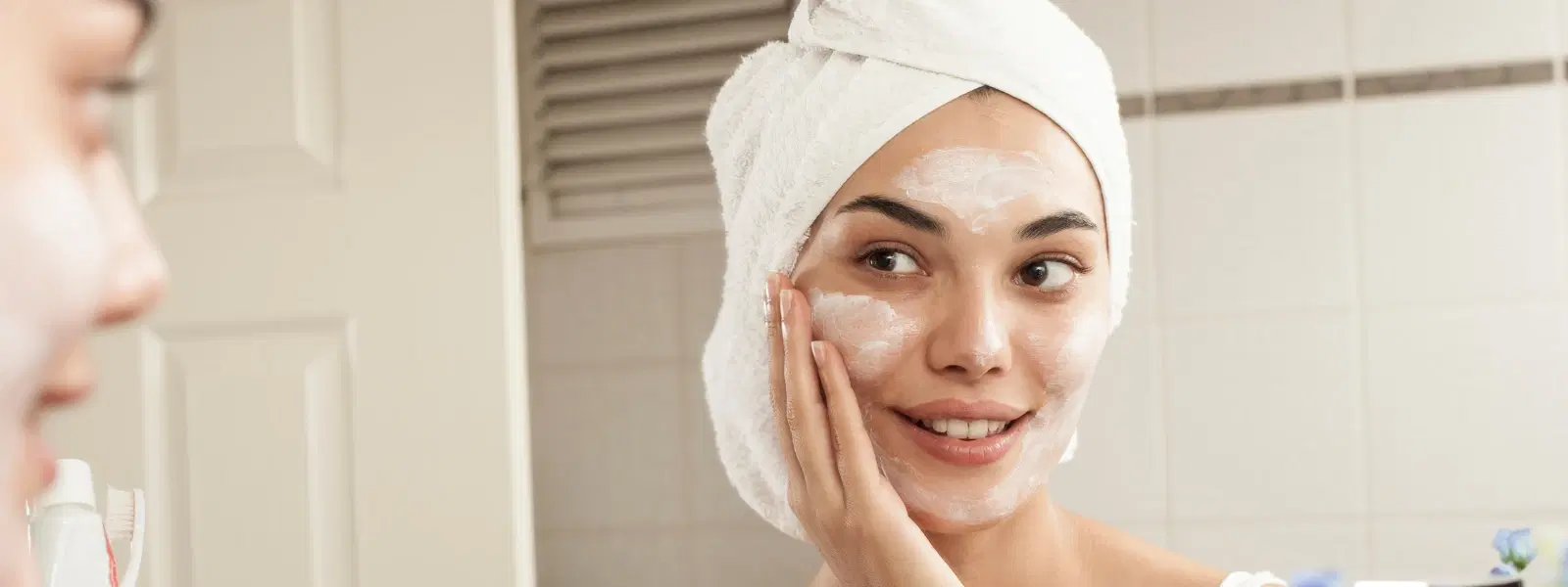 How to Use Glycolic and Lactic Acid Pads for Radiant Skin