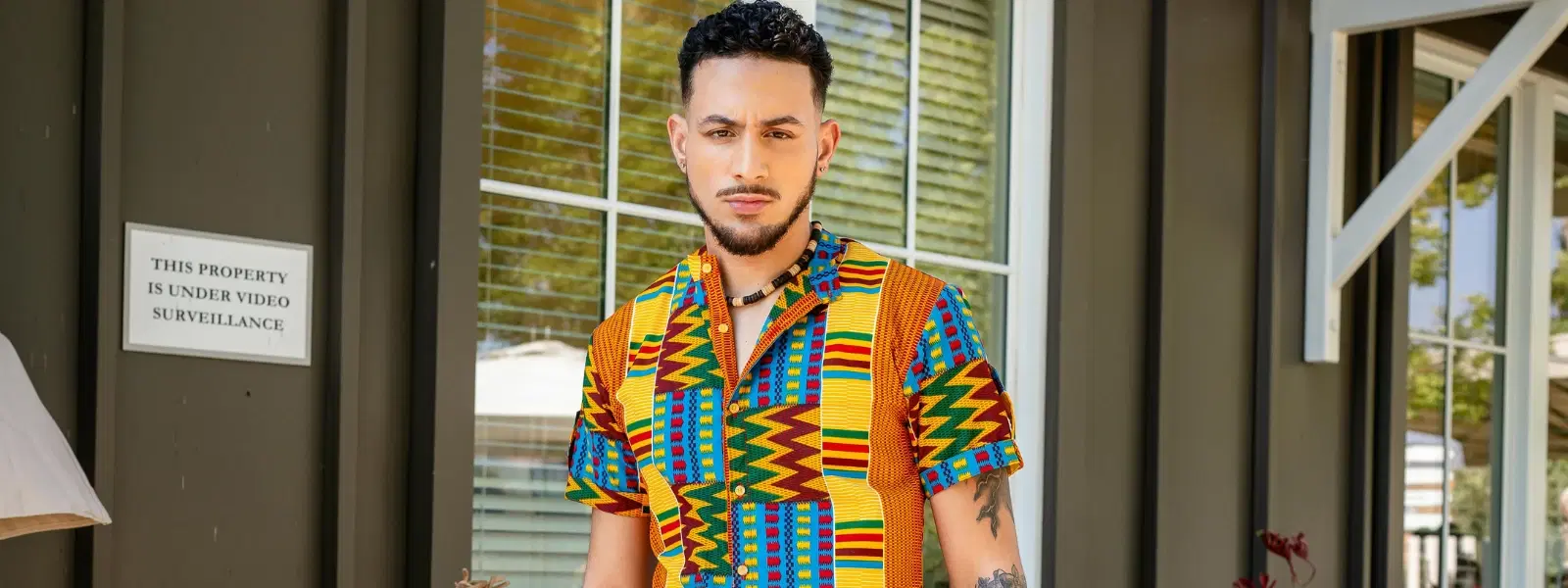 How to Wear a Hawaiian Shirt with Style and Confidence