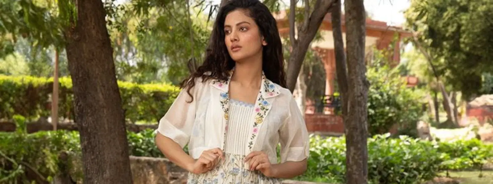 How to Wear a Shrug Over a Dress: Styling Tips