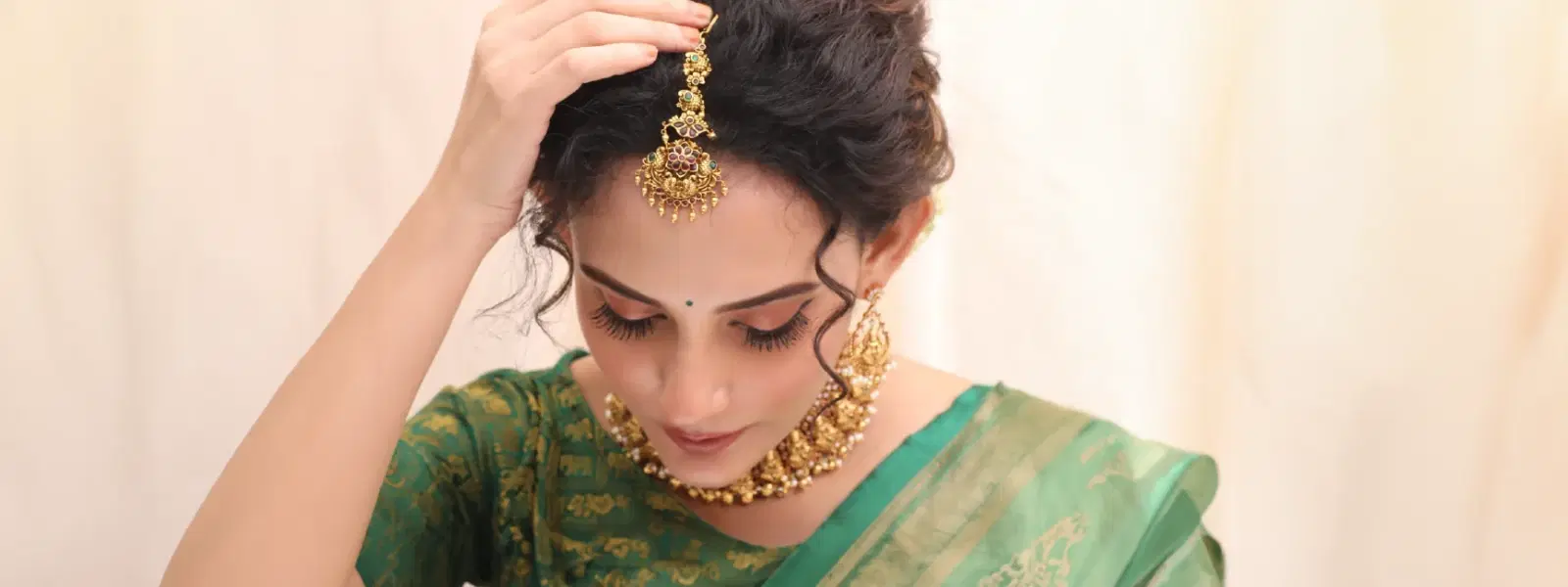 How to Wear Maang Tikka: Styling Tips for Every Occasion