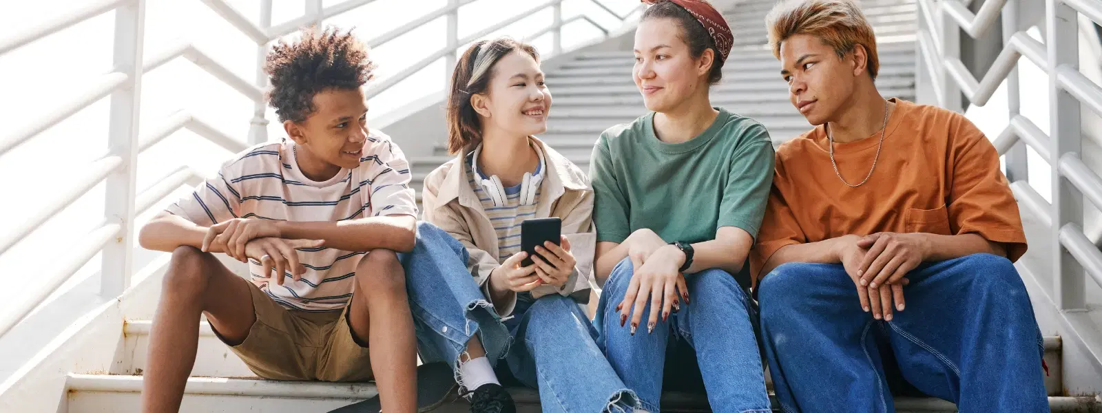 Luxury vs Streetwear: Gen Z’s Bold Fashion Preferences