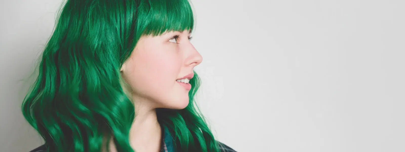 Master the Art of Styling Natural Wavy Hair at Home