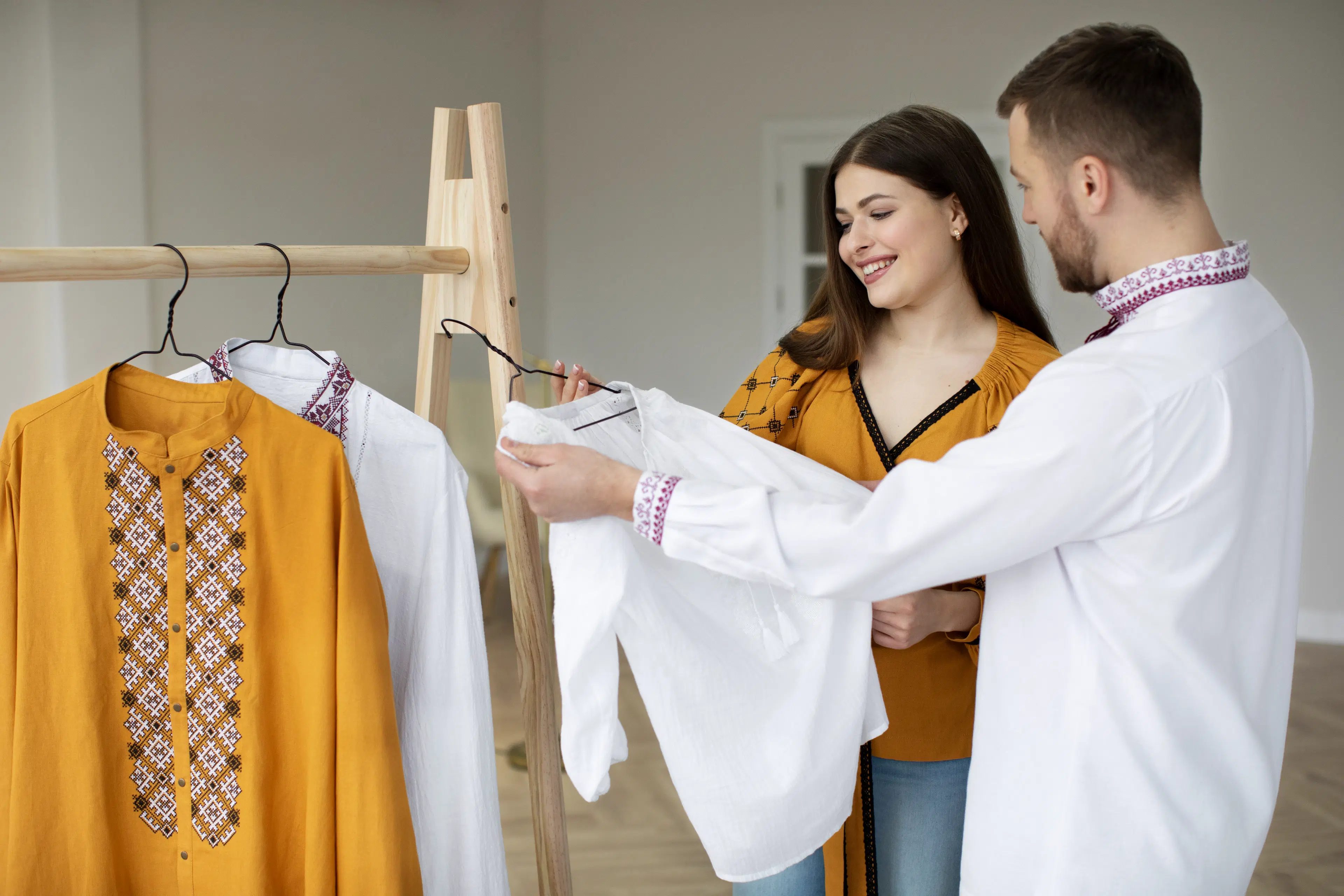 Recycled Fashion vs Fast Fashion: Which Wins in Luxury?