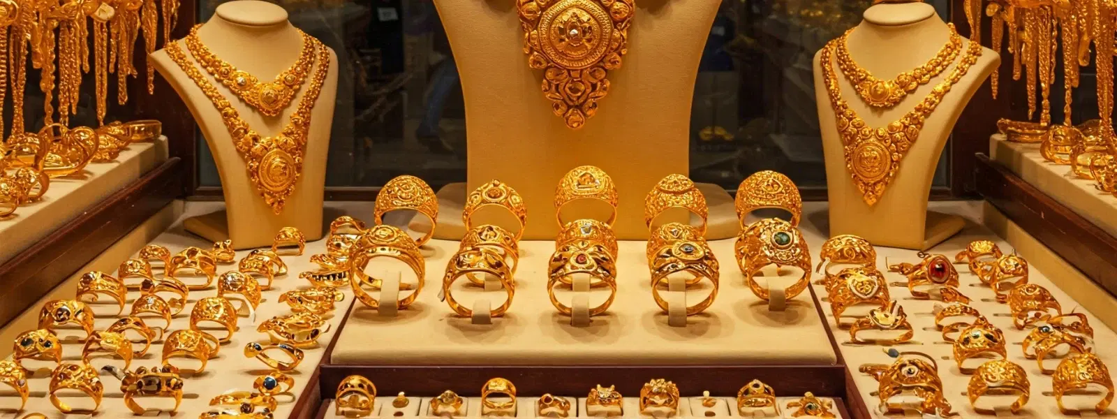 Statement Ring Checklist: Style Tips for Every Occasion