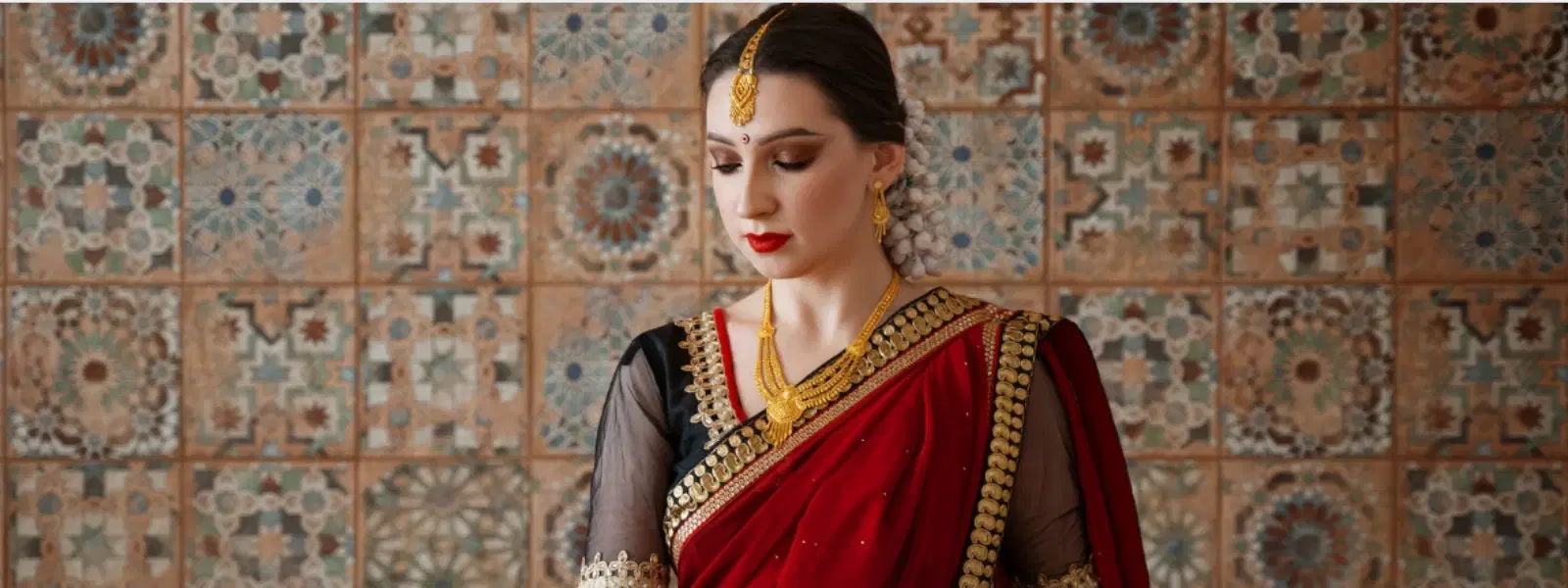 Traditional vs Modern Bindi Designs: Which Suits You?