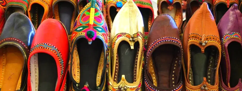 What Footwear to Wear with Kurti? A Style Guide