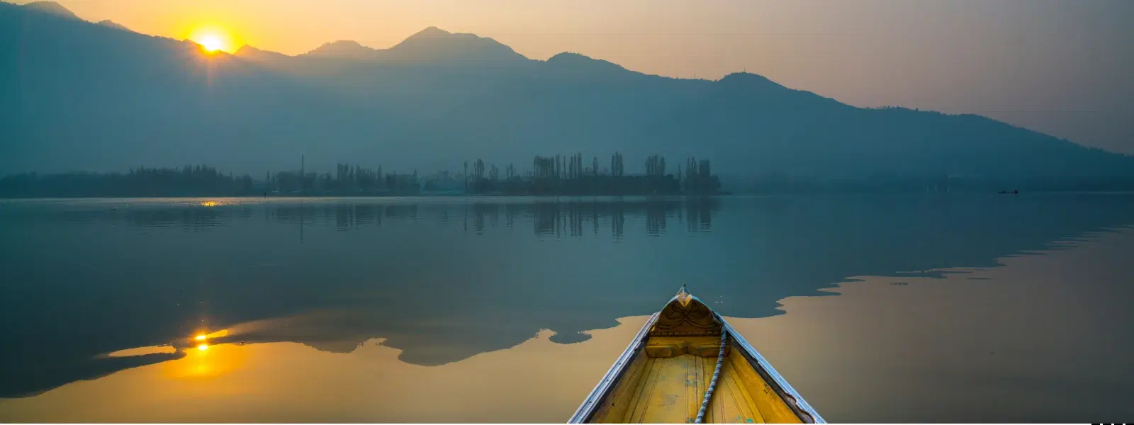 10 Essentials for Sunrise Ferry Rides in India