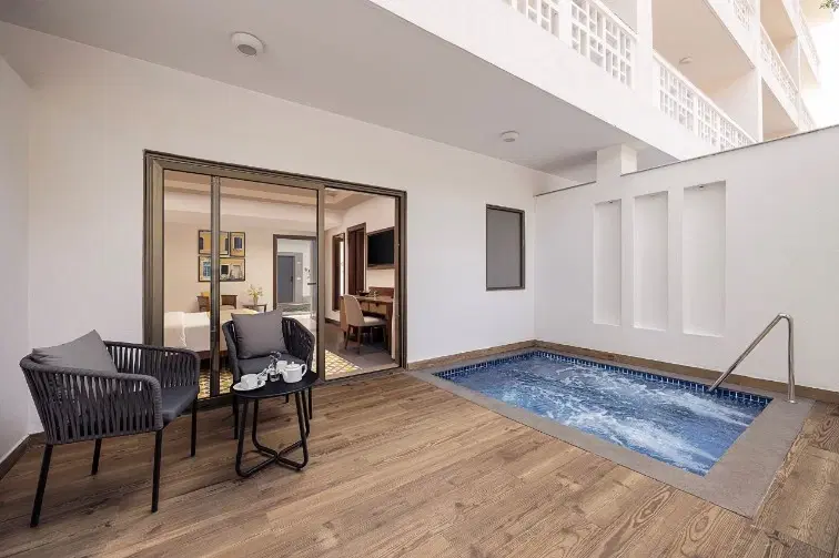 10 Must-Have Essentials for Weekend Resorts Near Delhi