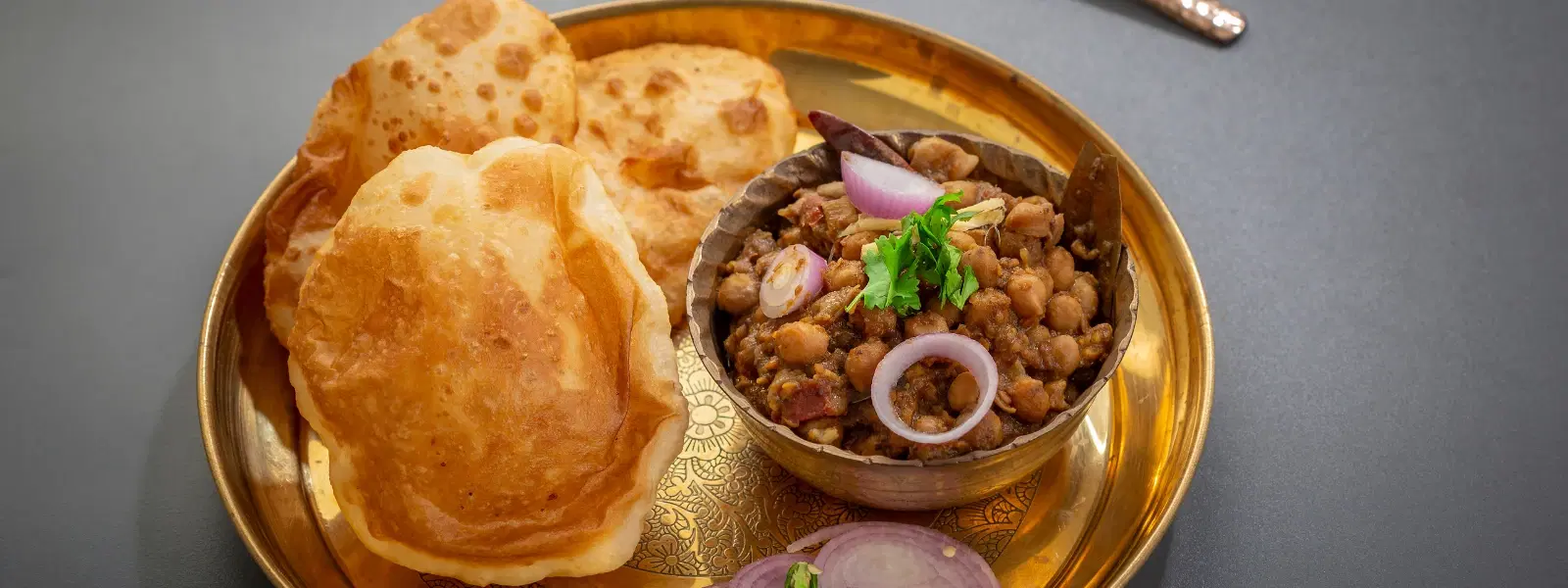 10 Must-Try Dishes in Delhi: A Foodie's Checklist