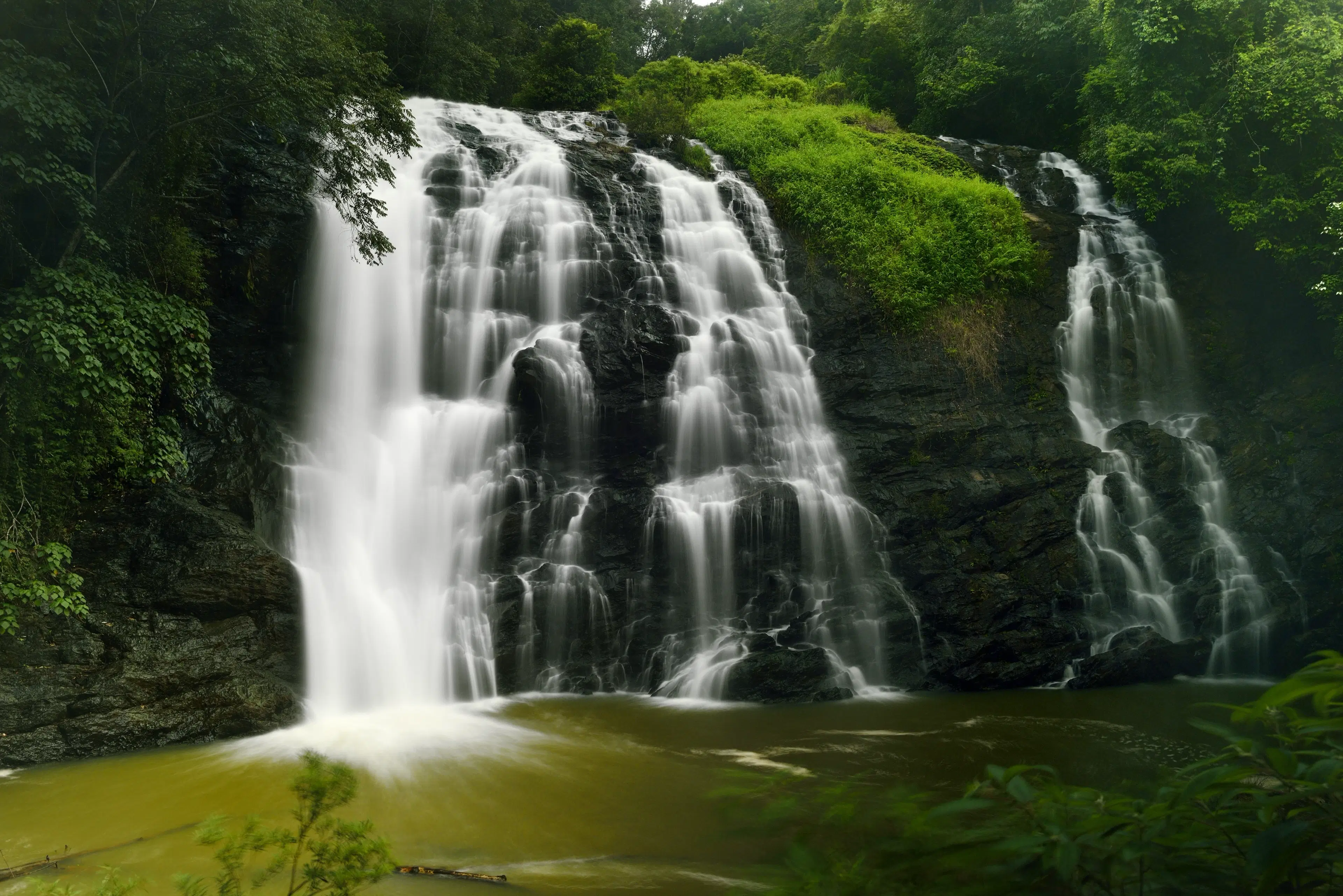 10 Scenic Monsoon Getaways Near Kolhapur for Weekend Fun