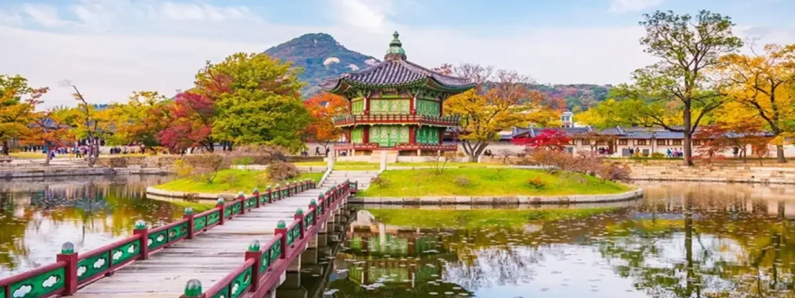 12 Must-Have Items for Visiting Korea's Top Attractions