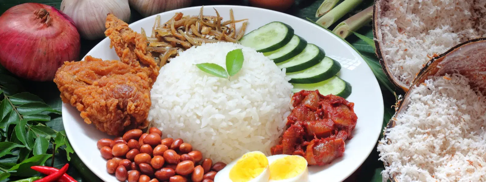 12 Must-Try Street Foods in Singapore’s Hawker Culture