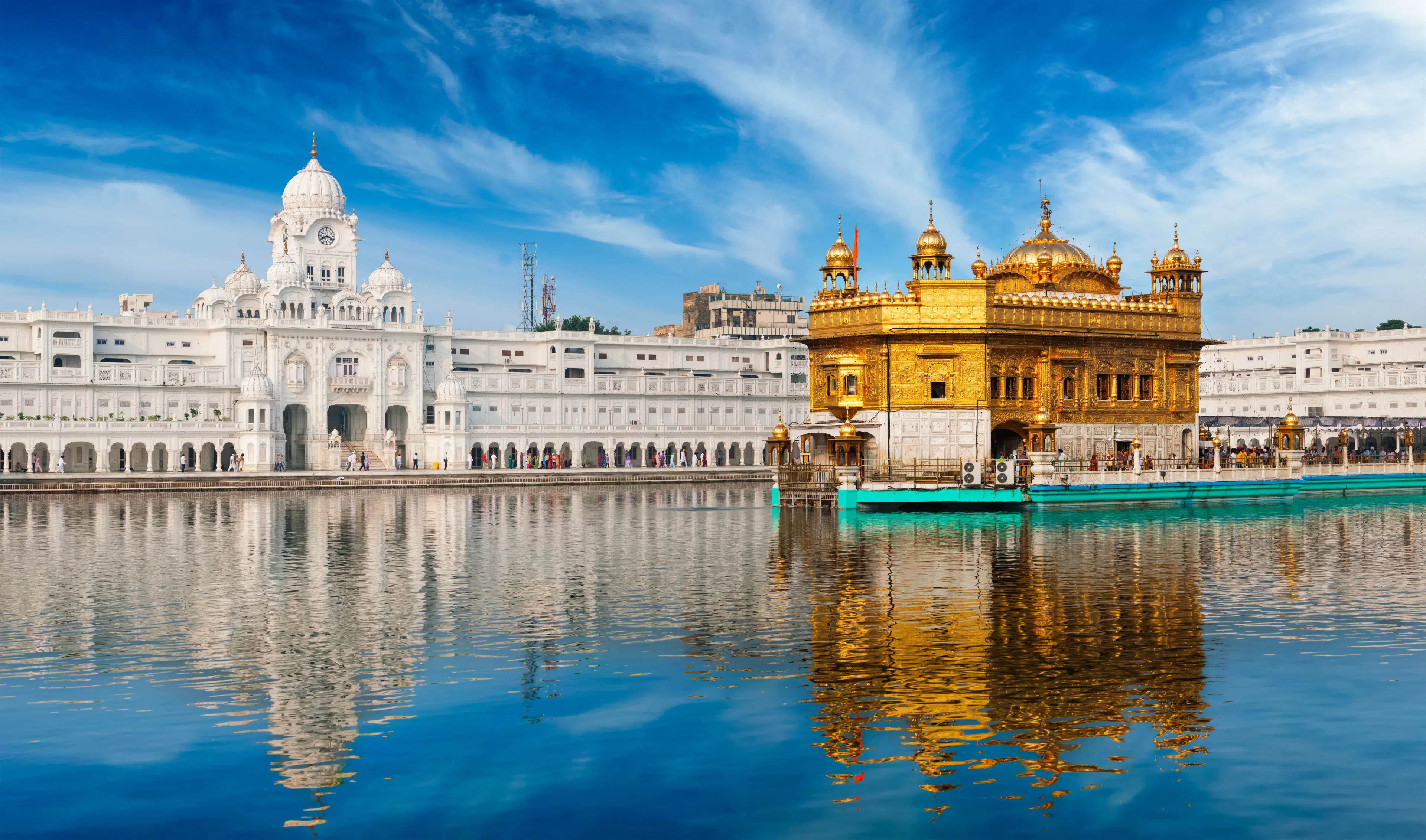 7 Reasons to Visit Golden Temple Day vs Night