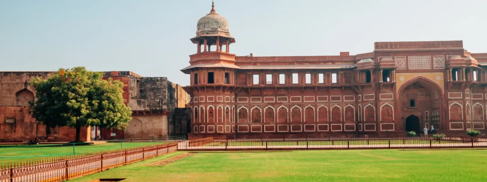 Agra Fort: Insights into a Mughal Masterpiece